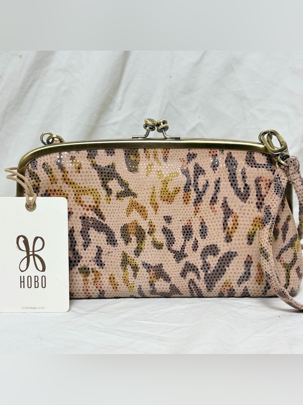 HOBO “Cora” Convertible Crossbody Bag – NWT – Blush Leopard Print - Picture 3 of 6